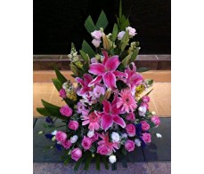 BK7 TIGER LILIES WITH ROSES FLOWER BASKET
