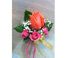CO17 SINGLE DEEP PINK ROSES CORSAGE