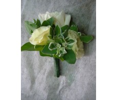 CO22 SINGLE WHITE ROSES CORSAGE