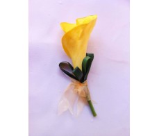 CO25 YELLOW CALLA LILY CORSAGE/ HAND FLOWER