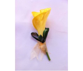 CO25 YELLOW CALLA LILY CORSAGE/ HAND FLOWER