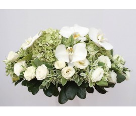 CO37 GREEN HYDRANGEAS WITH WHITE ORCHIDS CAR FLOWER