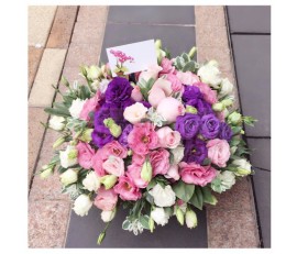T66 DEEP PINK ROSES & WHITE ROSES TABLE FLOWER