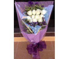 V4.2 12 PCS WHITE ROSES BOUQUET