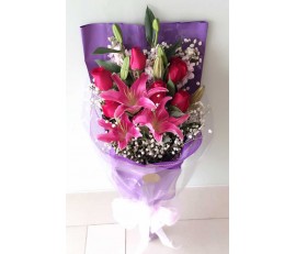 V6.5~ TIGER LILIES WITH 6 RED ROSES BOUQUET